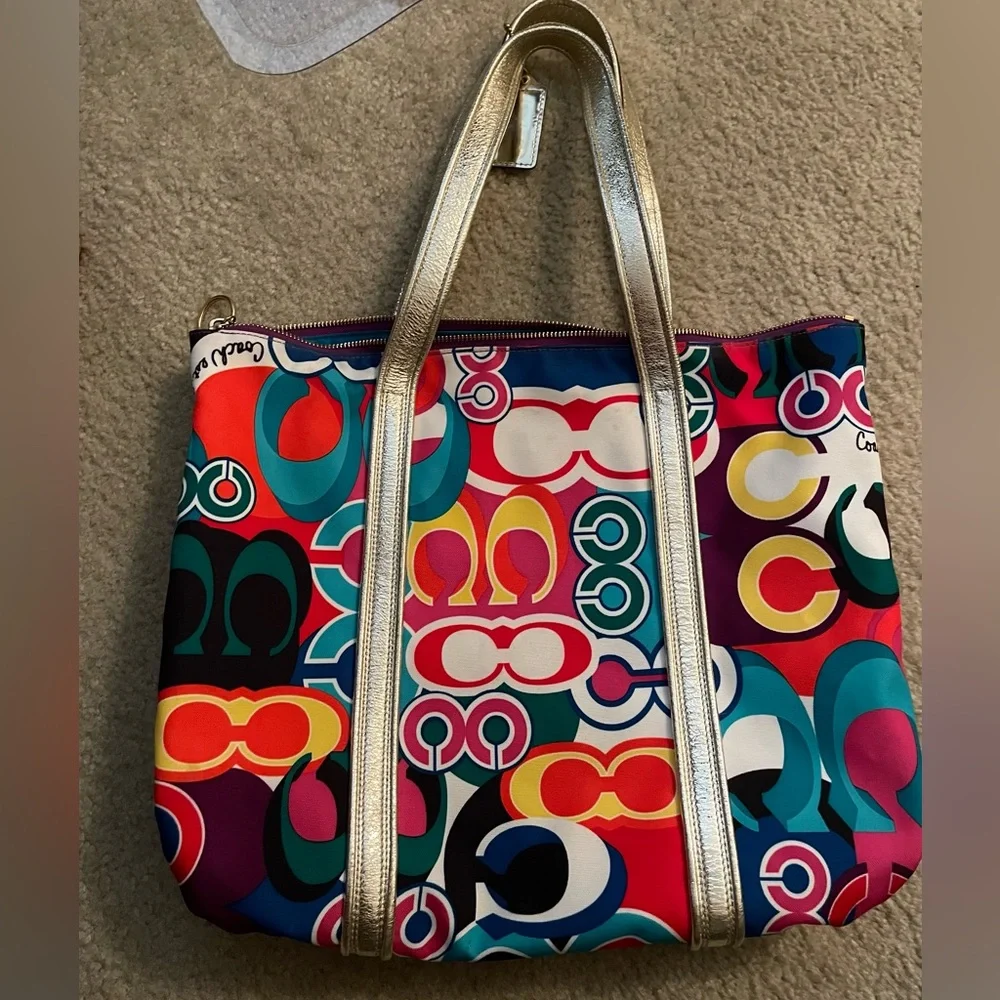 Coach Poppy Signature Multicolor Glam Tote!
